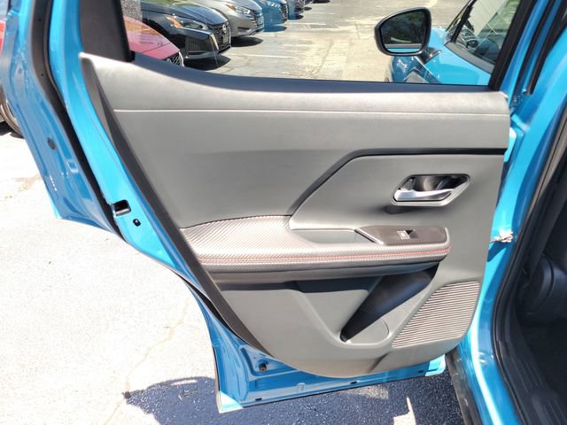 Used 2025 Nissan Kicks SR AWD/4WD image 28