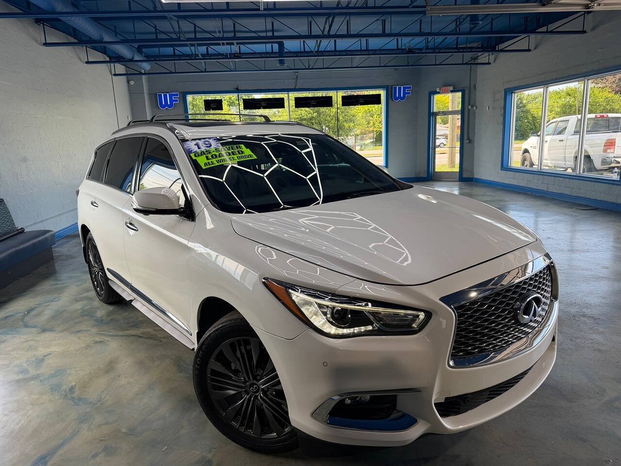 Used 2019 INFINITI QX60 Luxe w/ Limited Package AWD/4WD image 8