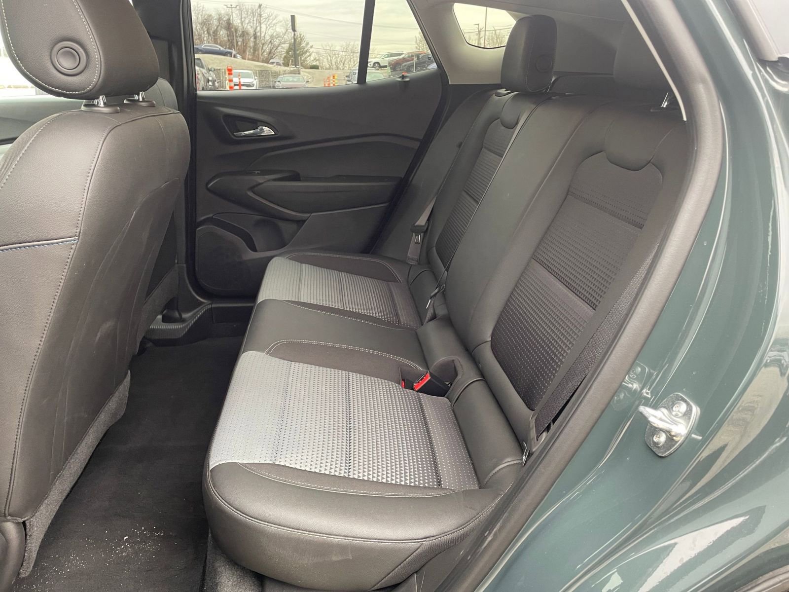 Used 2025 Chevrolet Trax LT w/ LT Convenience Package image 23