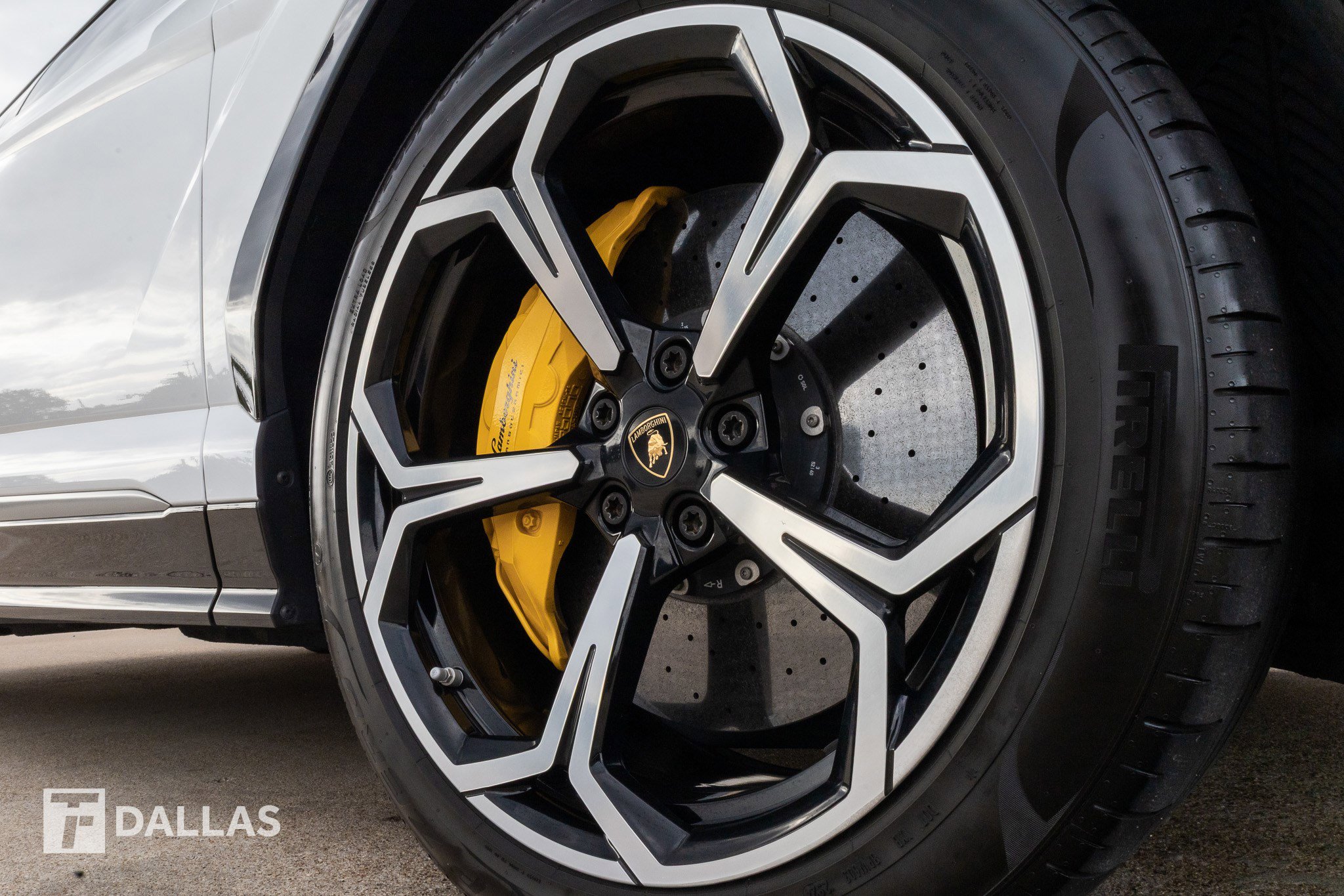 Used 2020 Lamborghini Urus image 18