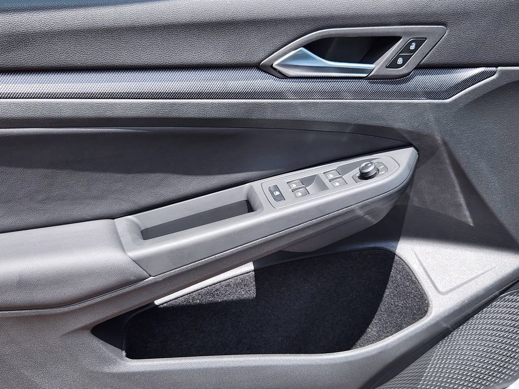 New 2025 Volkswagen GTI SE image 3