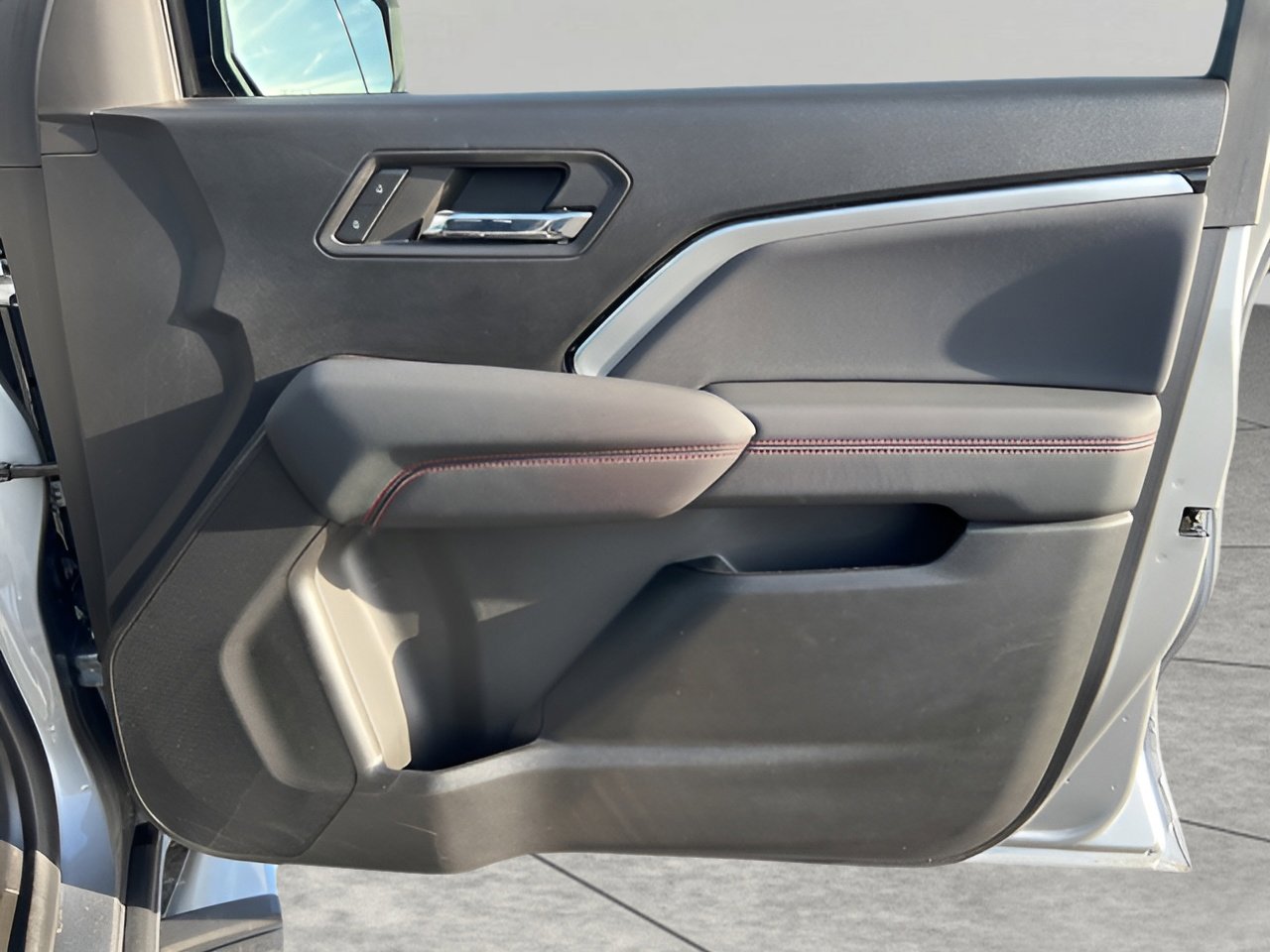 Used 2024 Chevrolet Colorado Z71 w/ Z71 Convenience Package 2 image 37