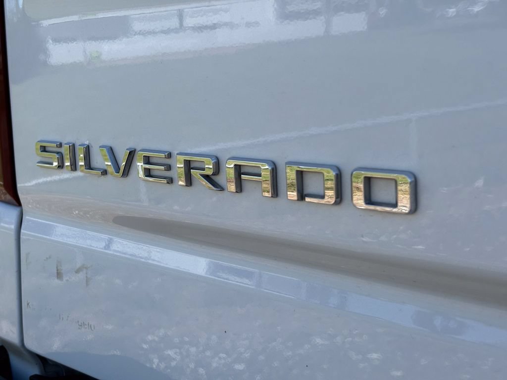 Used 2023 Chevrolet Silverado 1500 ZR2 w/ Technology Package AWD/4WD image 10