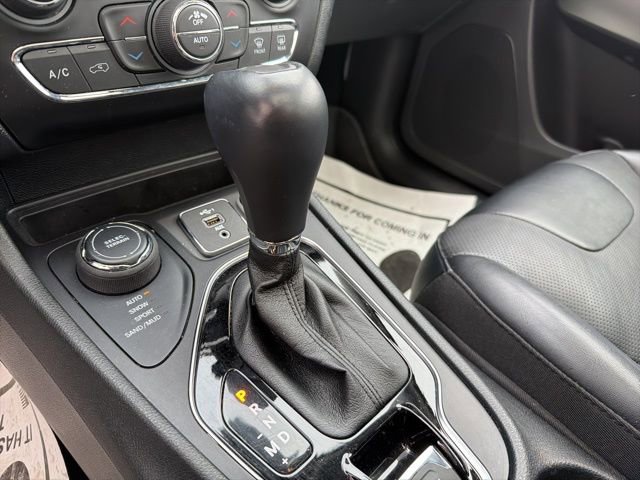 Used 2022 Jeep Cherokee Limited image 28