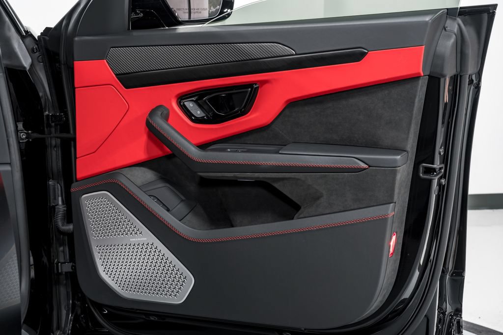Used 2025 Lamborghini Urus S AWD/4WD image 47