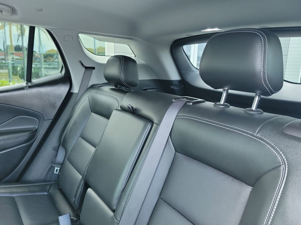 Used 2022 GMC Terrain SLT w/ Tech Package FWD image 15