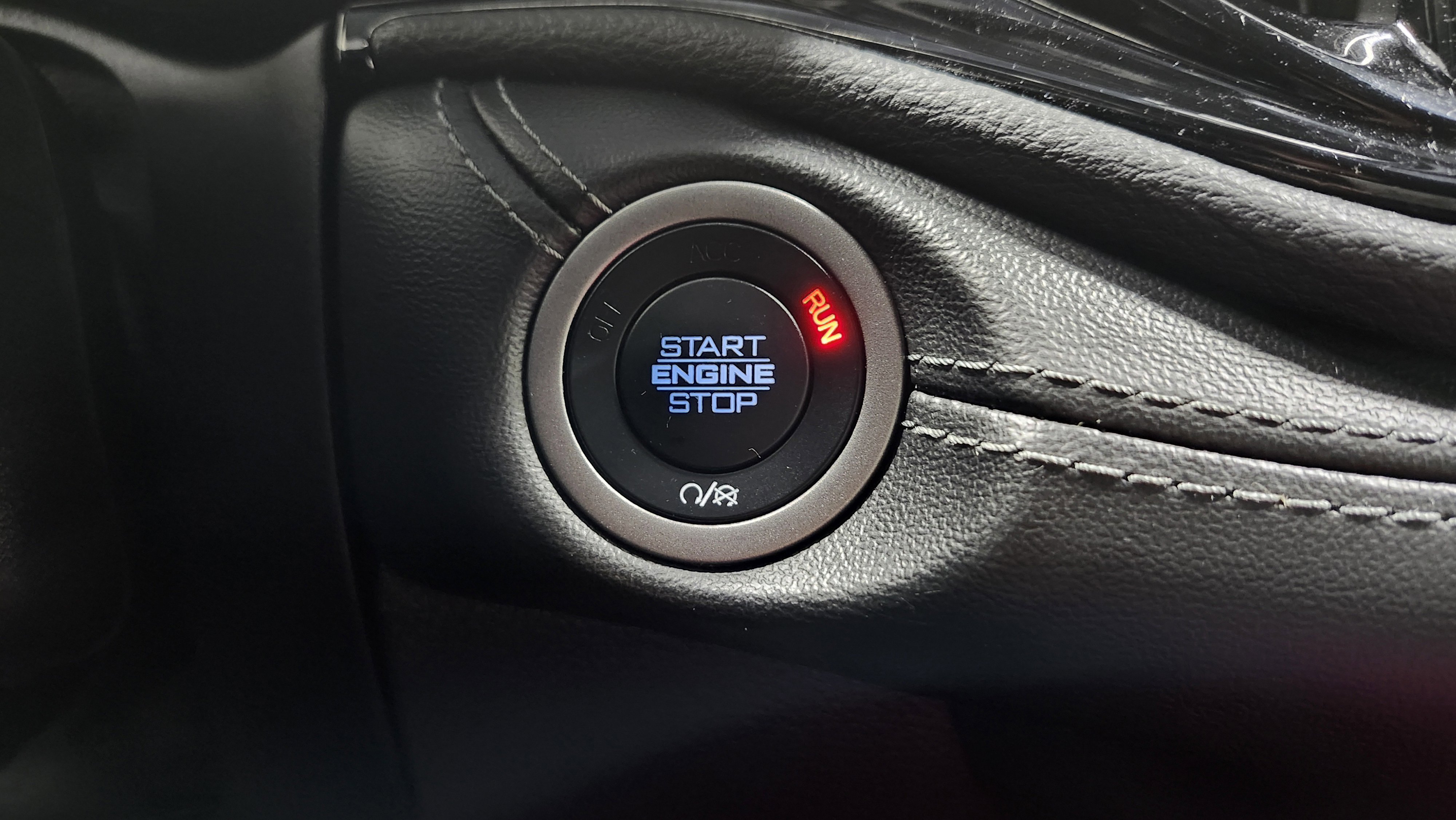 Used 2022 Dodge Durango SXT w/ Blacktop Package image 9