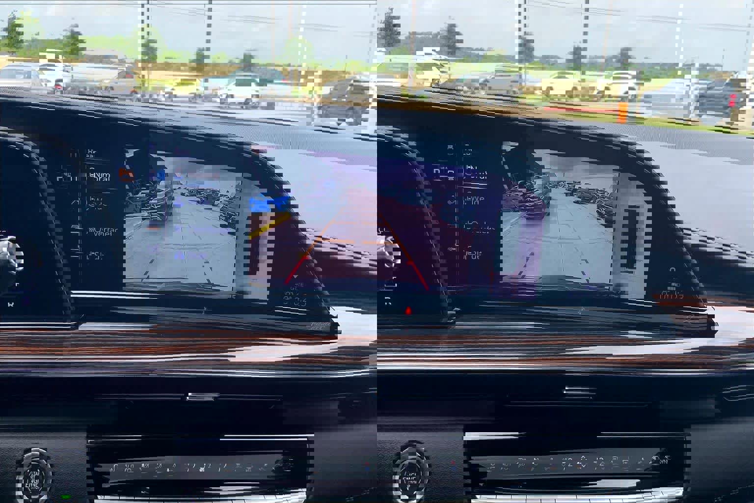 Used 2024 Cadillac Escalade Premium Luxury RWD image 26