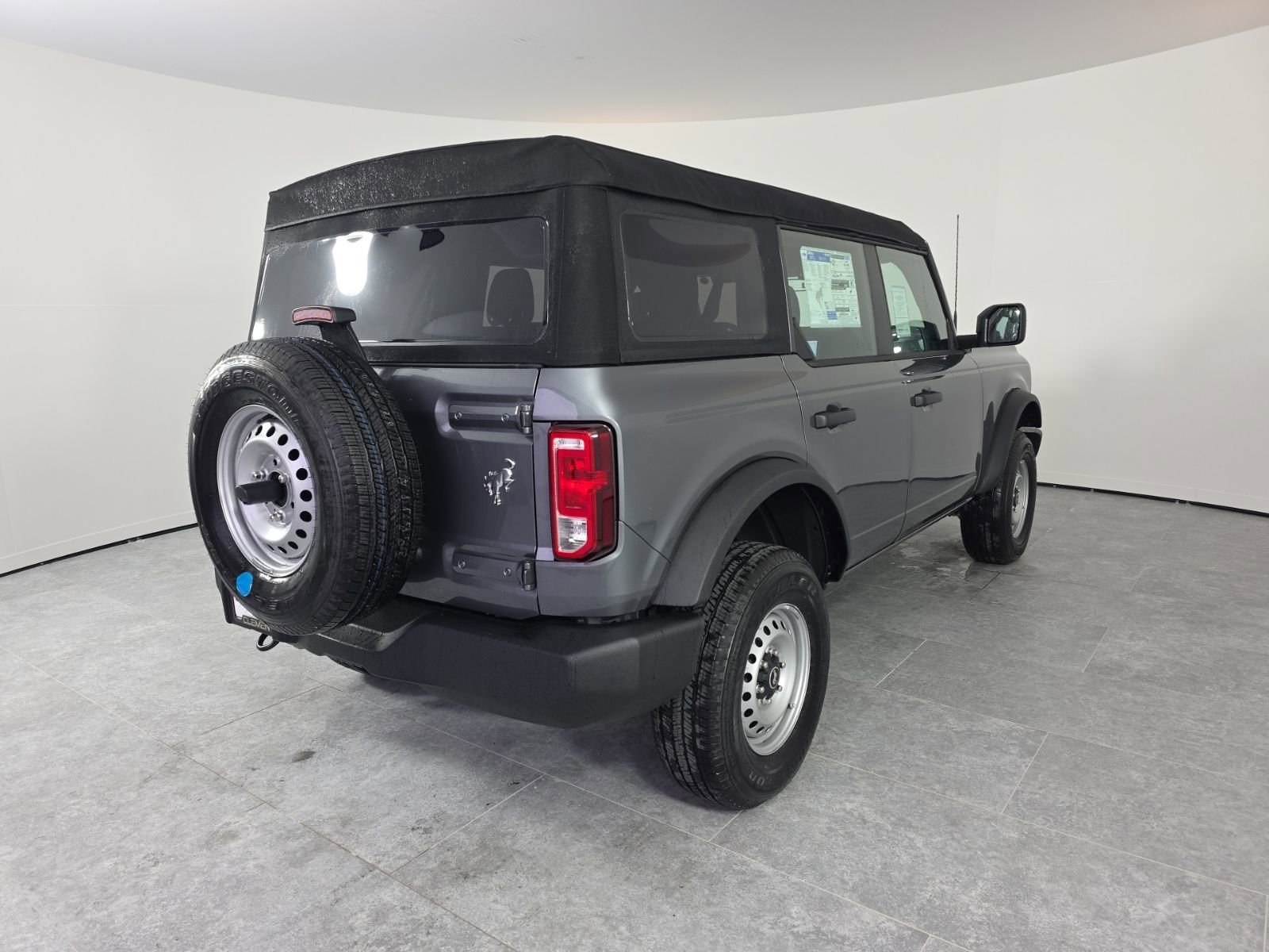 New 2025 Ford Bronco 4-Door image 6