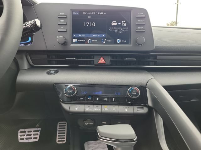 New 2026 Hyundai Elantra SEL Sport FWD image 13