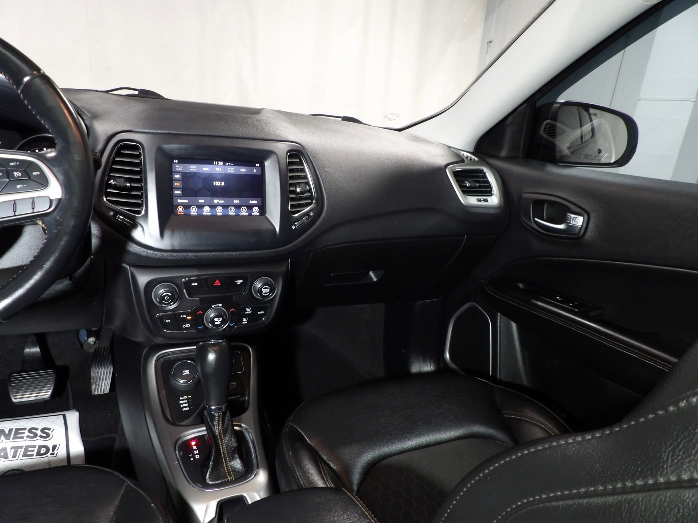 Used 2020 Jeep Compass Latitude AWD/4WD image 12