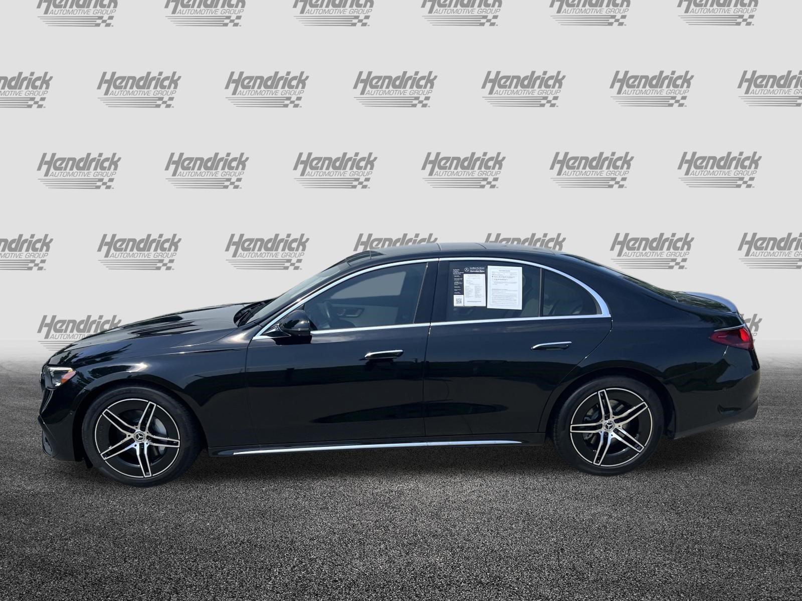Used 2025 Mercedes-Benz E 350 4MATIC Sedan image 6