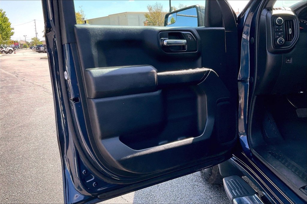 Used 2022 Chevrolet Silverado 1500 Custom AWD/4WD image 27
