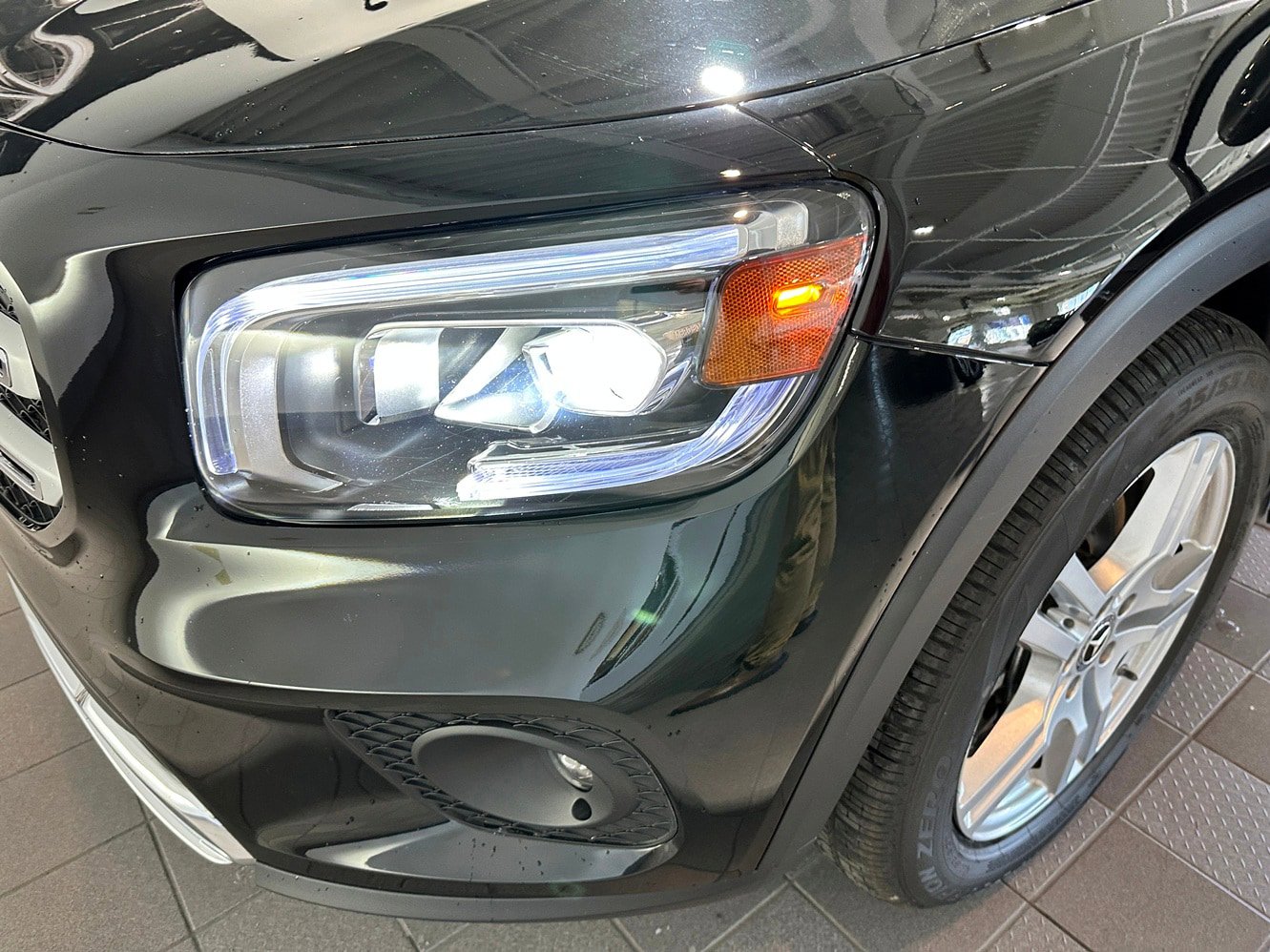 Certified 2023 Mercedes-Benz GLB 250 4MATIC image 37