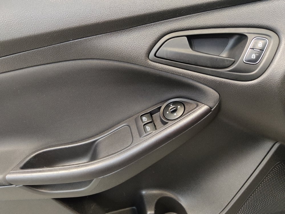 Used 2017 Ford Focus S FWD image 27