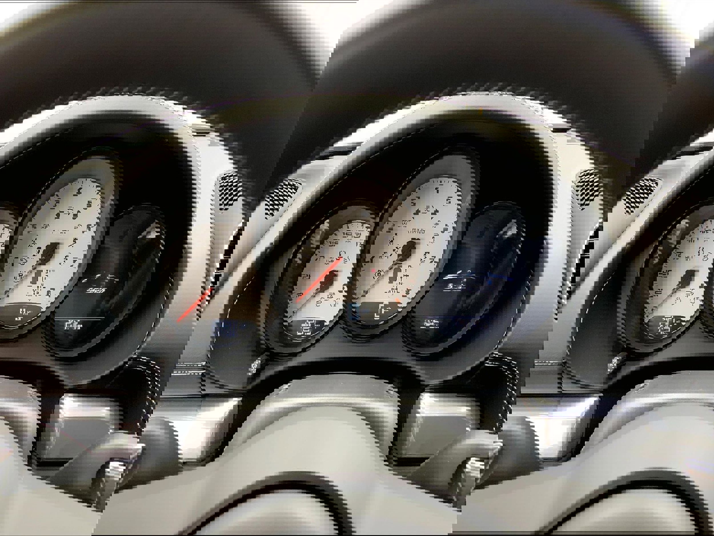 Used 2024 Porsche 718 Boxster image 24