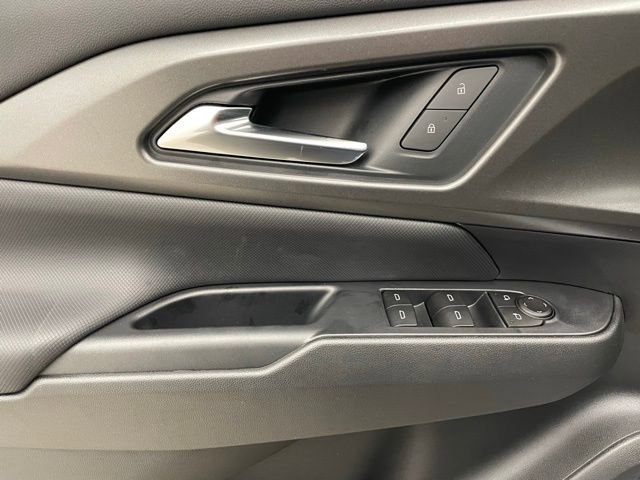 New 2026 Chevrolet Equinox EV LT image 9