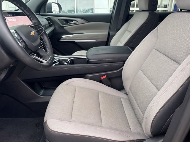 Certified 2025 Chevrolet Traverse LT w/ Driver Confidence Package AWD/4WD image 9