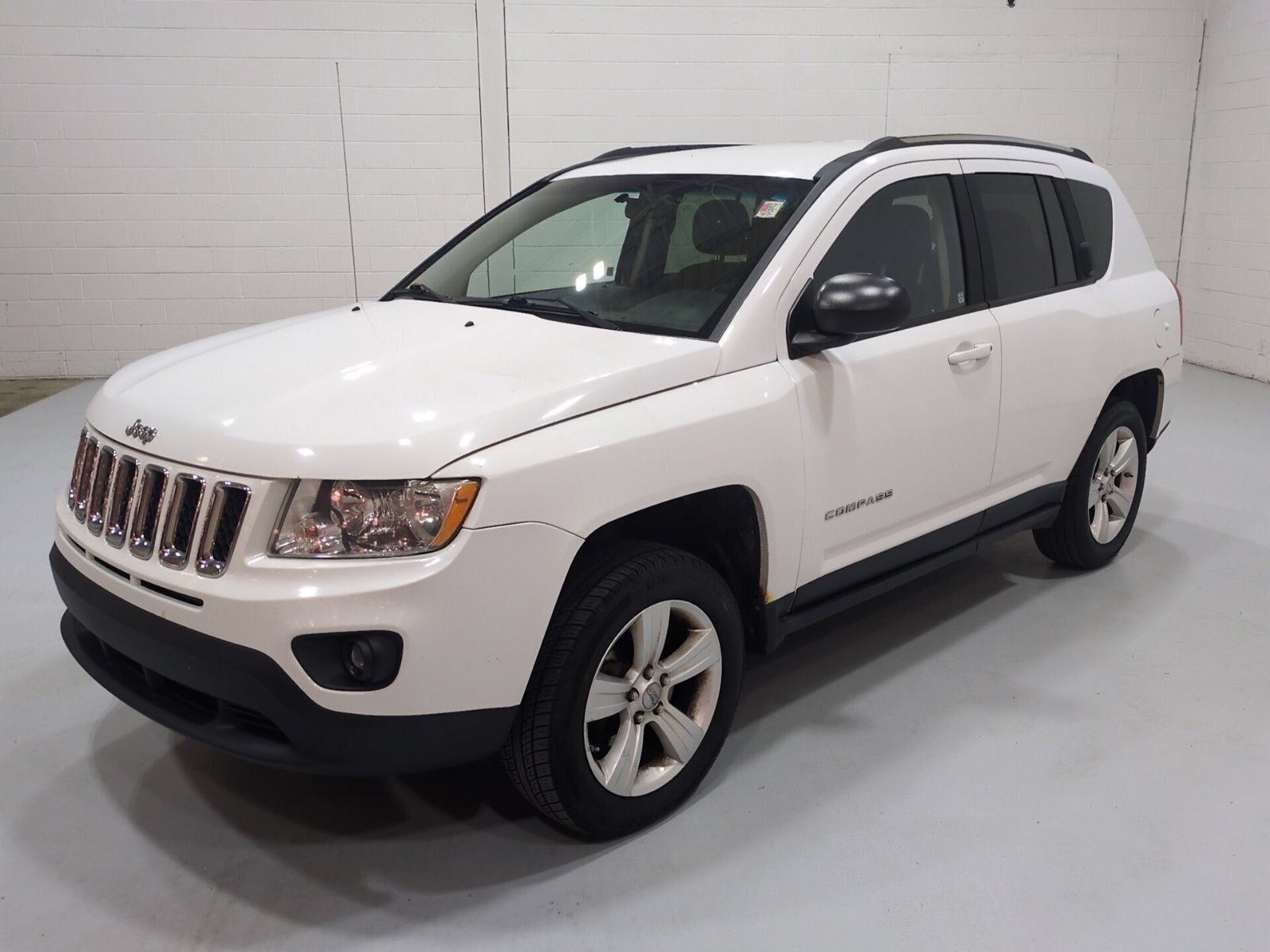 Used 2011 Jeep Compass Latitude AWD/4WD image 7