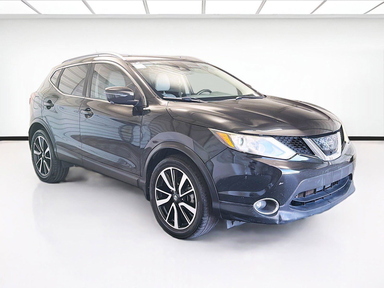 Used 2017 Nissan Rogue Sport SL w/ SL Premium Package FWD image 3