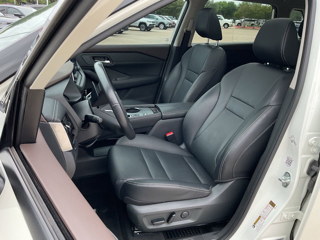 Used 2023 Nissan Rogue SL image 14