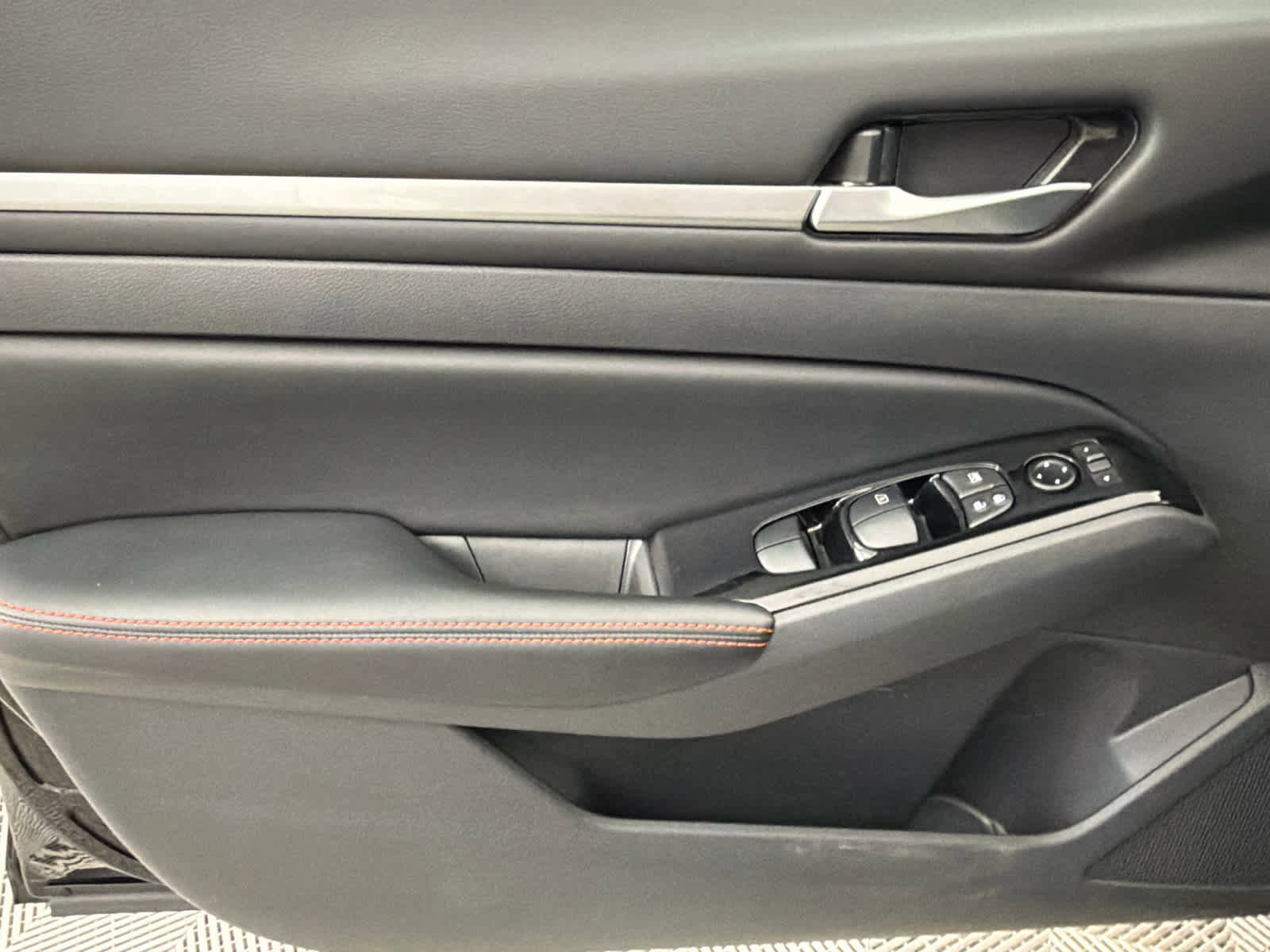 Used 2025 Nissan Altima 2.5 SR image 21