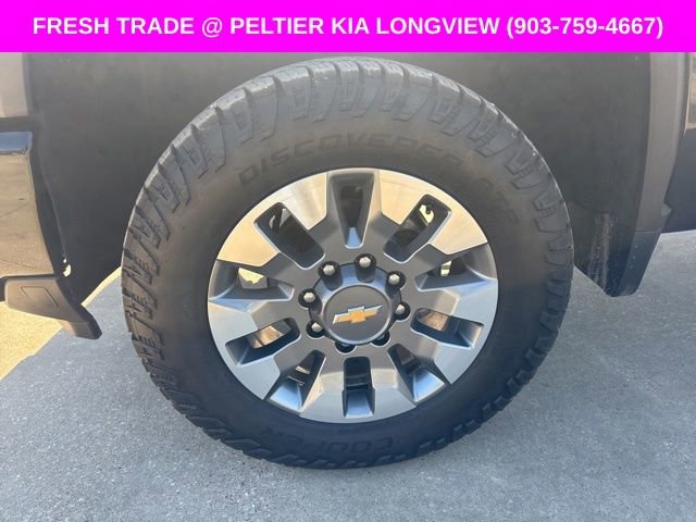 Used 2024 Chevrolet Silverado 2500 Custom image 4