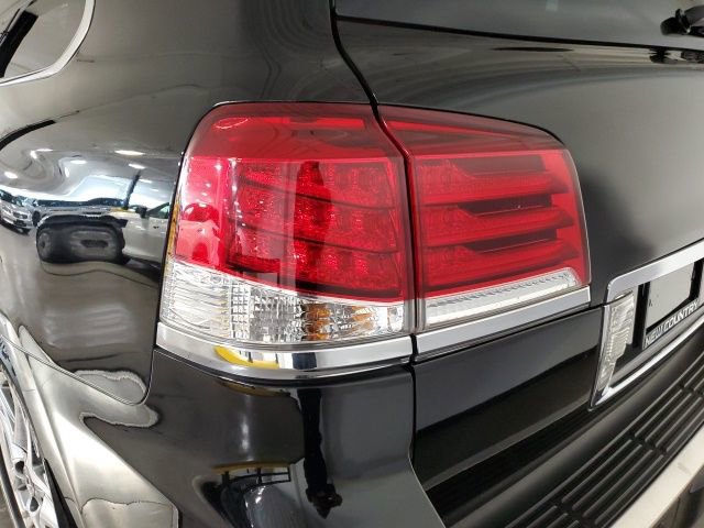 Used 2015 Lexus LX 570 4WD image 31