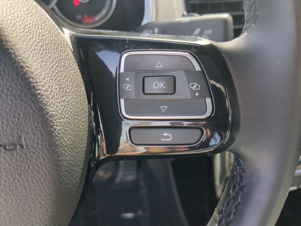 Used 2019 Volkswagen Beetle 2.0T SE FWD image 27