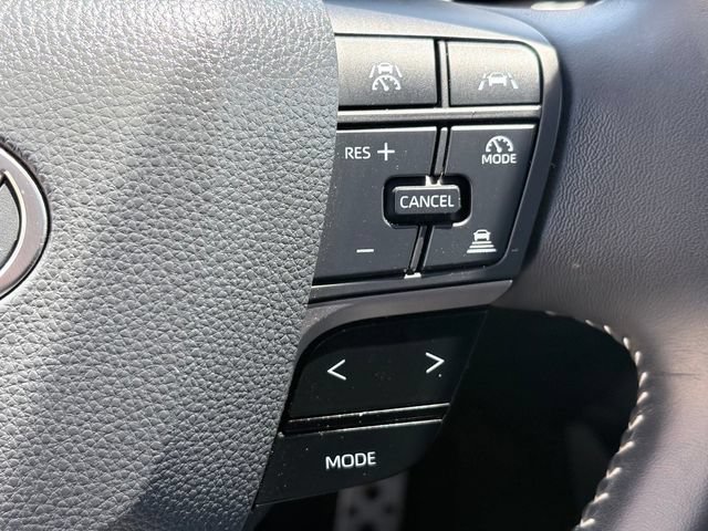 Used 2025 Toyota Camry SE FWD image 14