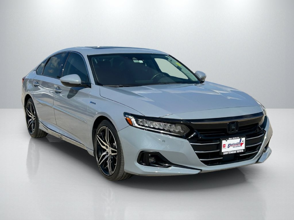 Used 2022 Honda Accord Touring image 3