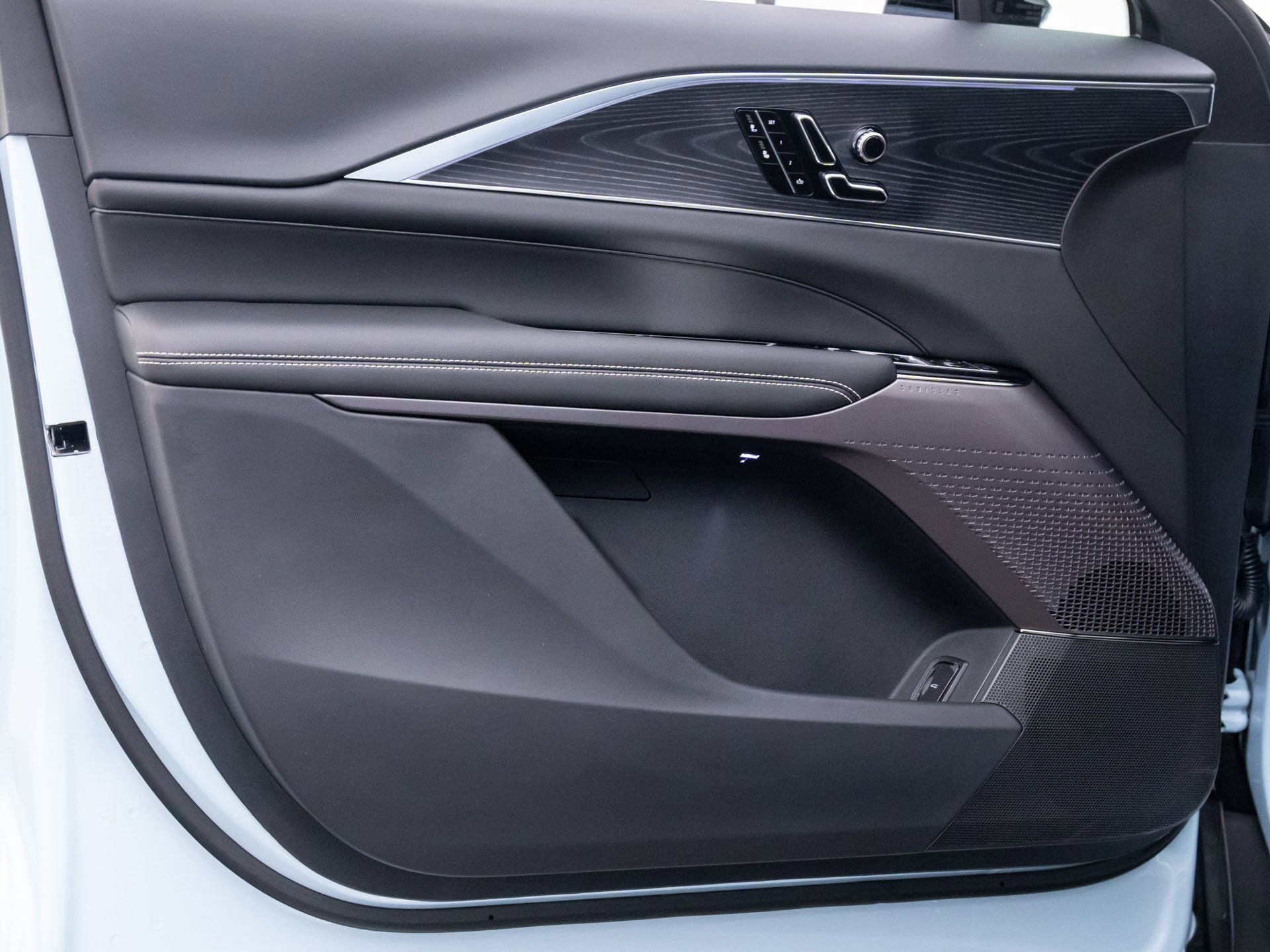 New 2026 Cadillac Lyriq Sport image 13