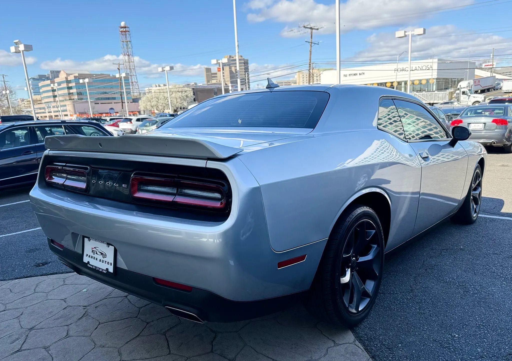 Used 2019 Dodge Challenger SXT w/ Plus Package image 7