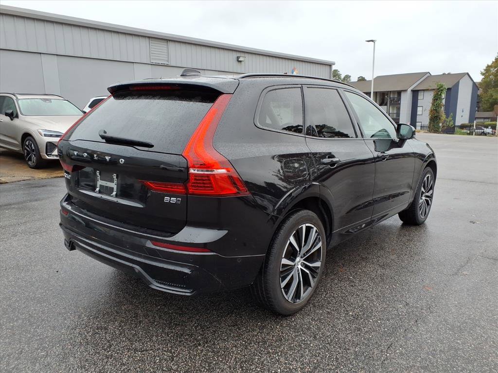 Used 2024 Volvo XC60 B5 Plus image 3