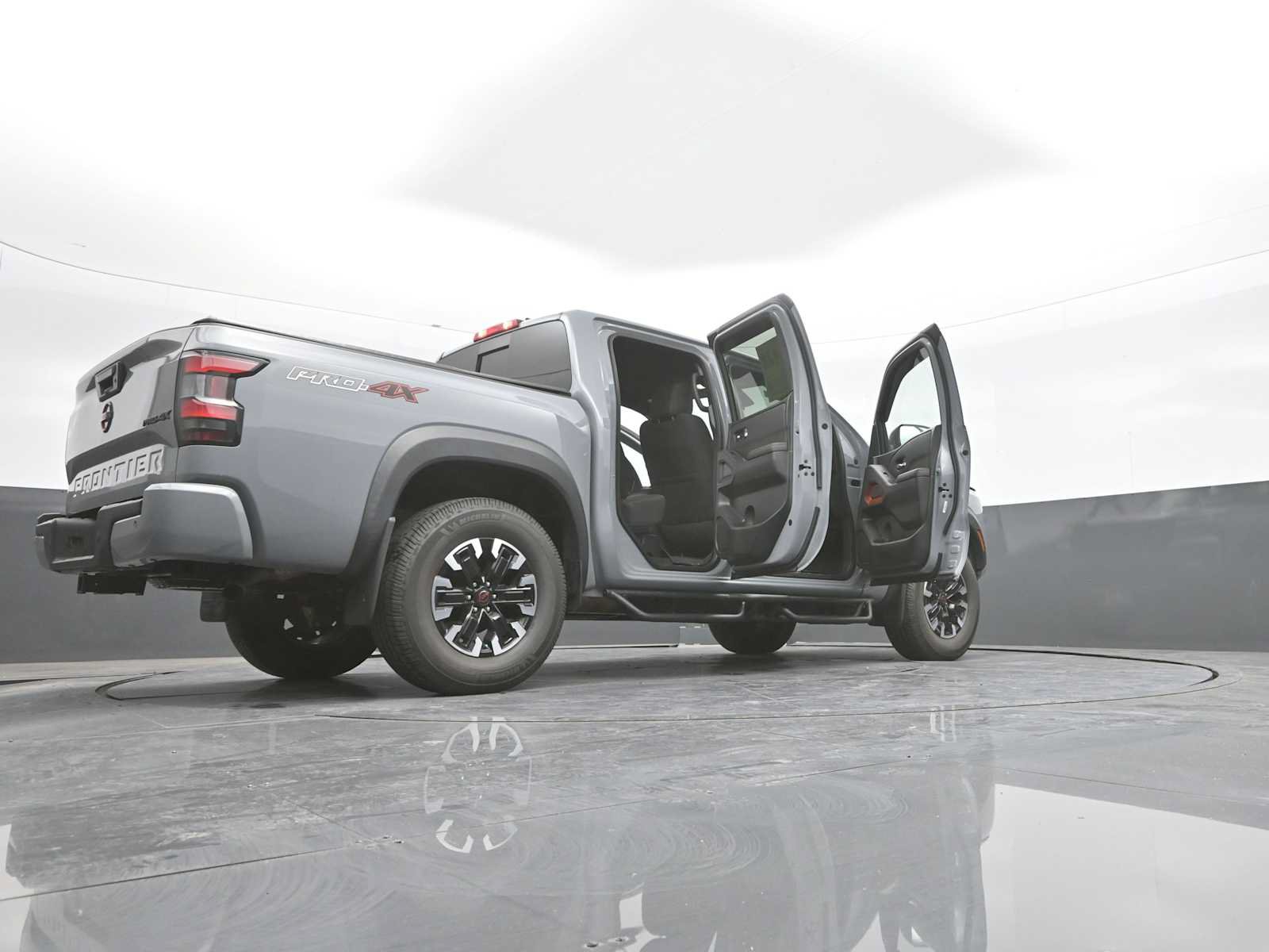 Used 2023 Nissan Frontier PRO-4X w/ Pro Convenience Package AWD/4WD image 46