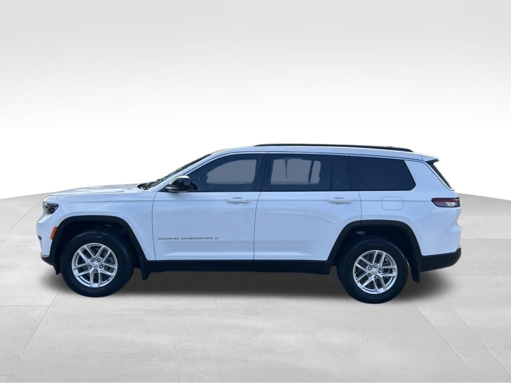 Used 2025 Jeep Grand Cherokee L Laredo w/ Luxury Tech Group I AWD/4WD image 2
