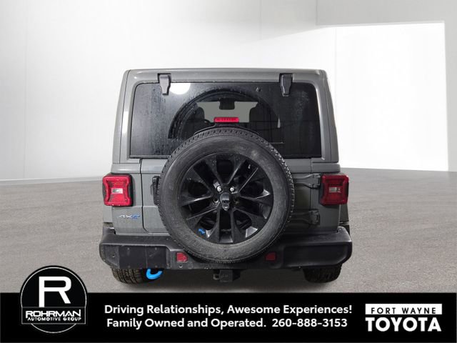 Used 2022 Jeep Wrangler Unlimited Sahara w/ Cold Weather Group image 9