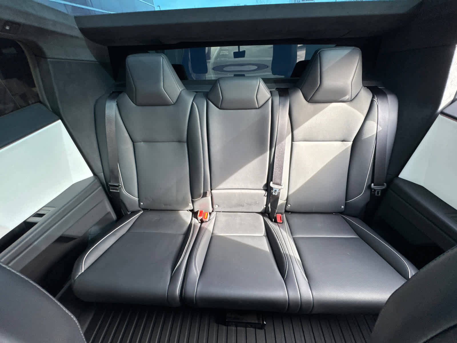 Used 2024 Tesla Cybertruck AWD Crew Cab image 23