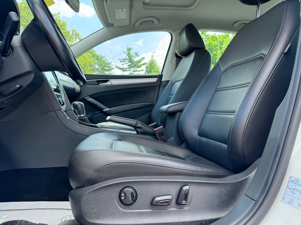 Used 2019 Volkswagen Passat 2.0T Wolfsburg FWD image 18