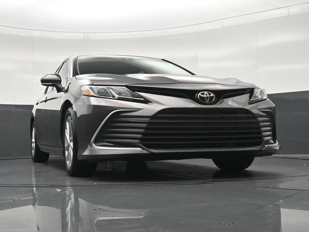 Used 2024 Toyota Camry LE w/ Convenience Package FWD image 30