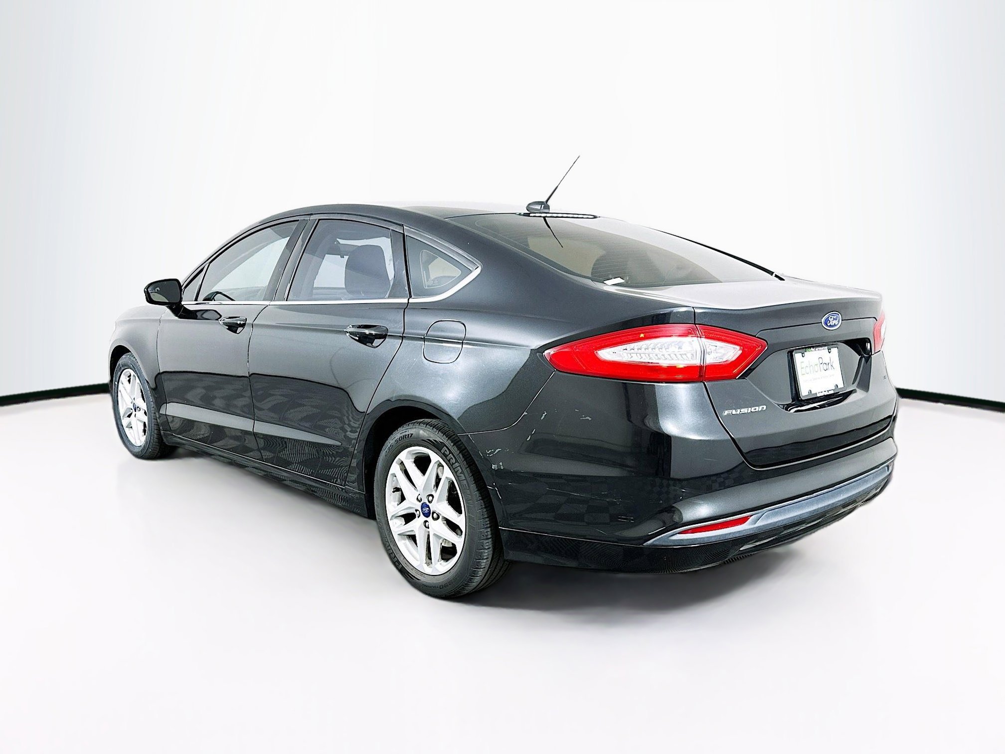 Used 2014 Ford Fusion SE image 5