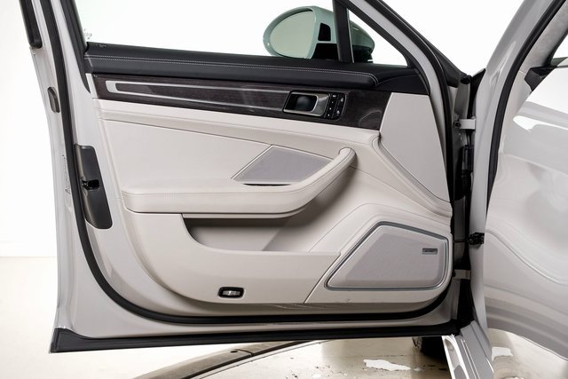 Used 2023 Porsche Panamera Turbo S image 59