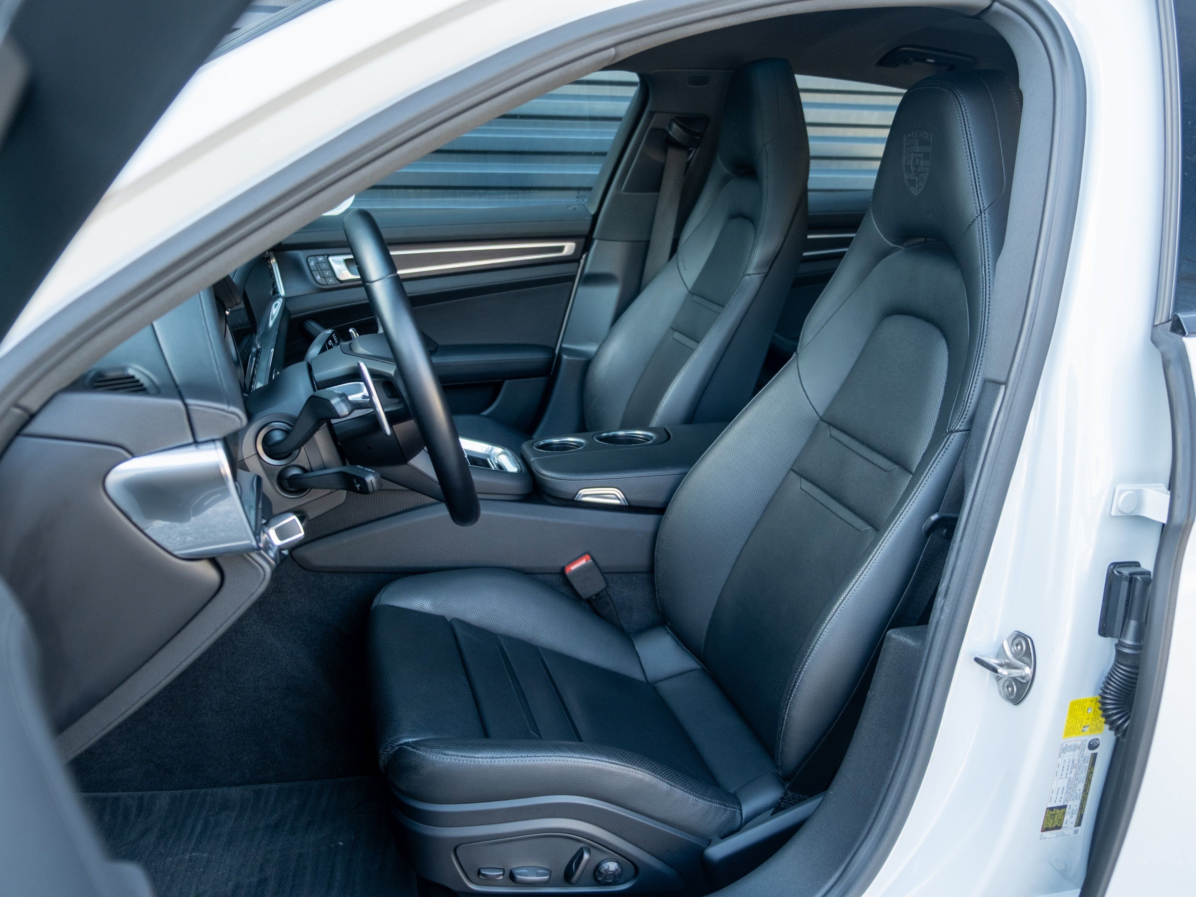 Certified 2023 Porsche Panamera 4 Platinum Edition image 5