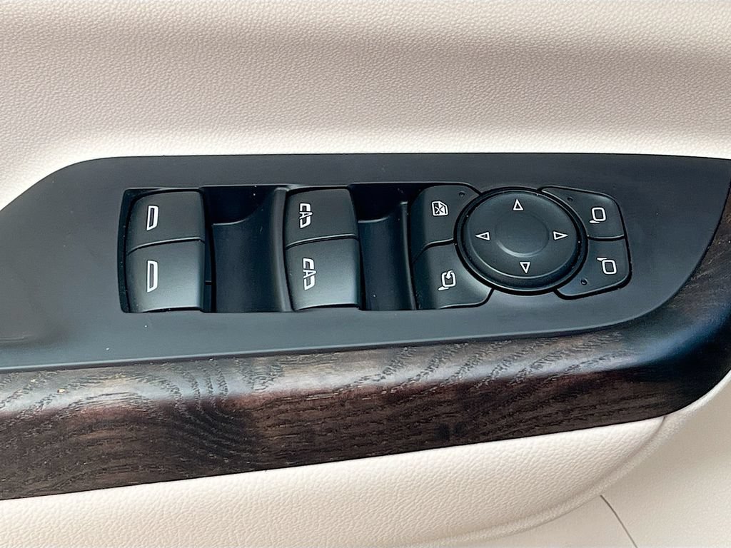 Used 2022 GMC Acadia Denali AWD/4WD image 18