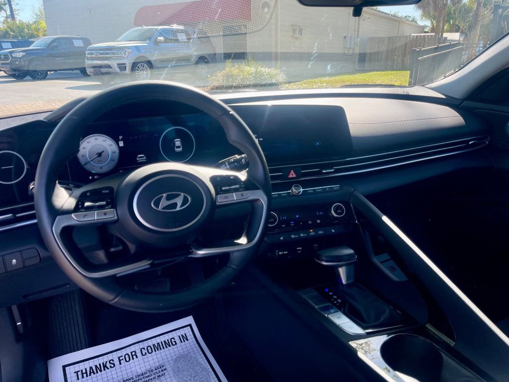 Used 2024 Hyundai Elantra SEL w/ Convenience Package image 11