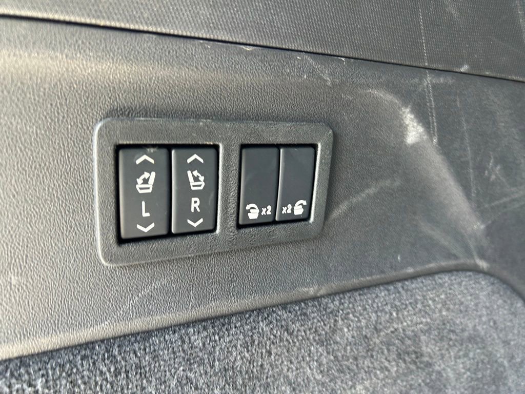 Used 2025 Cadillac Escalade IQ Luxury 2 w/ LPO, Premium Carpet Package AWD/4WD image 57