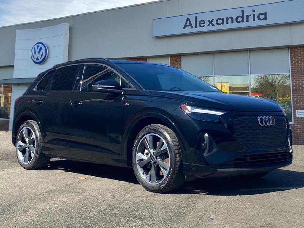 Used 2024 Audi Q4 e-tron Premium w/ Convenience Package