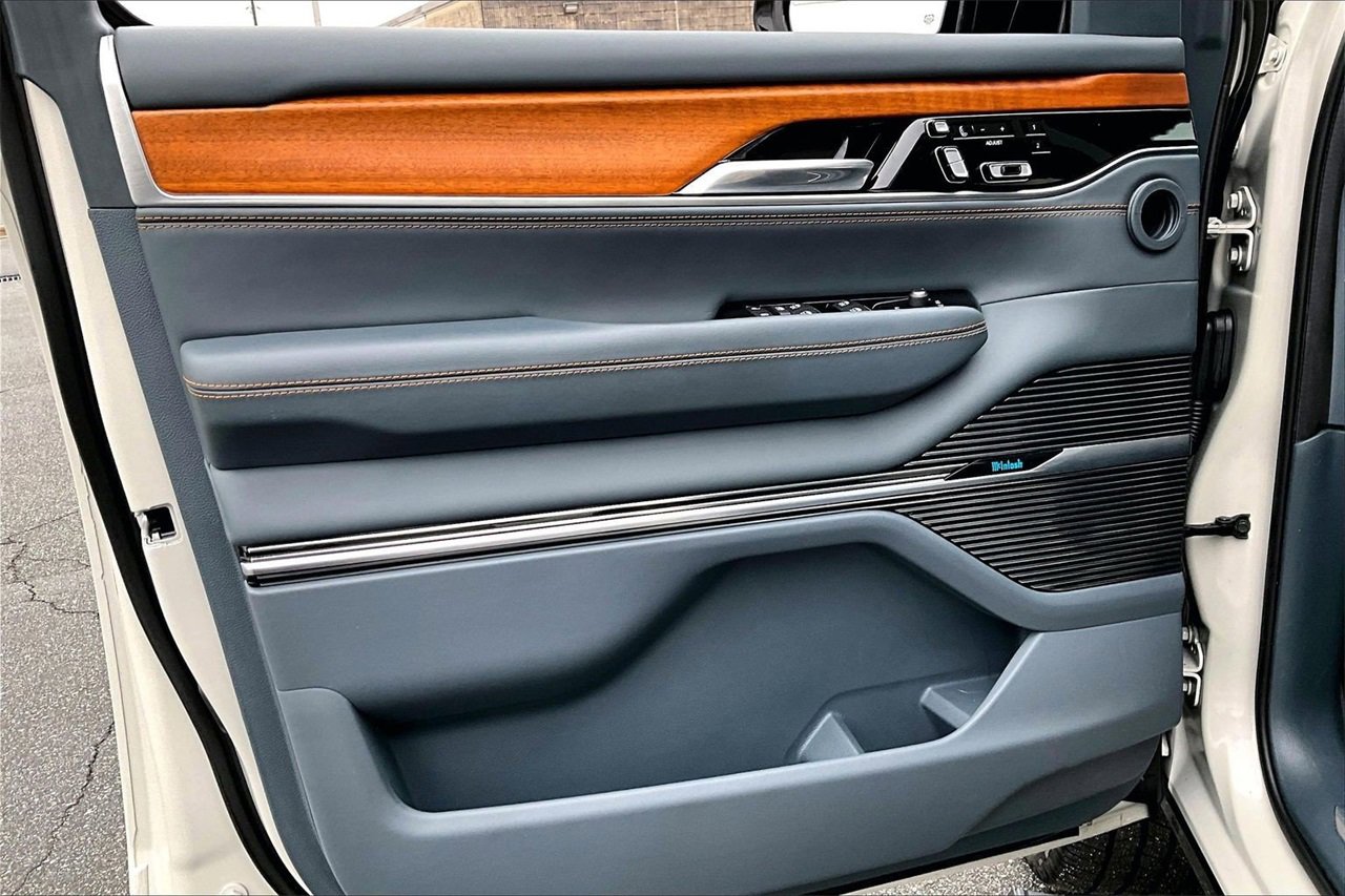 Used 2022 Jeep Grand Wagoneer Series III image 28