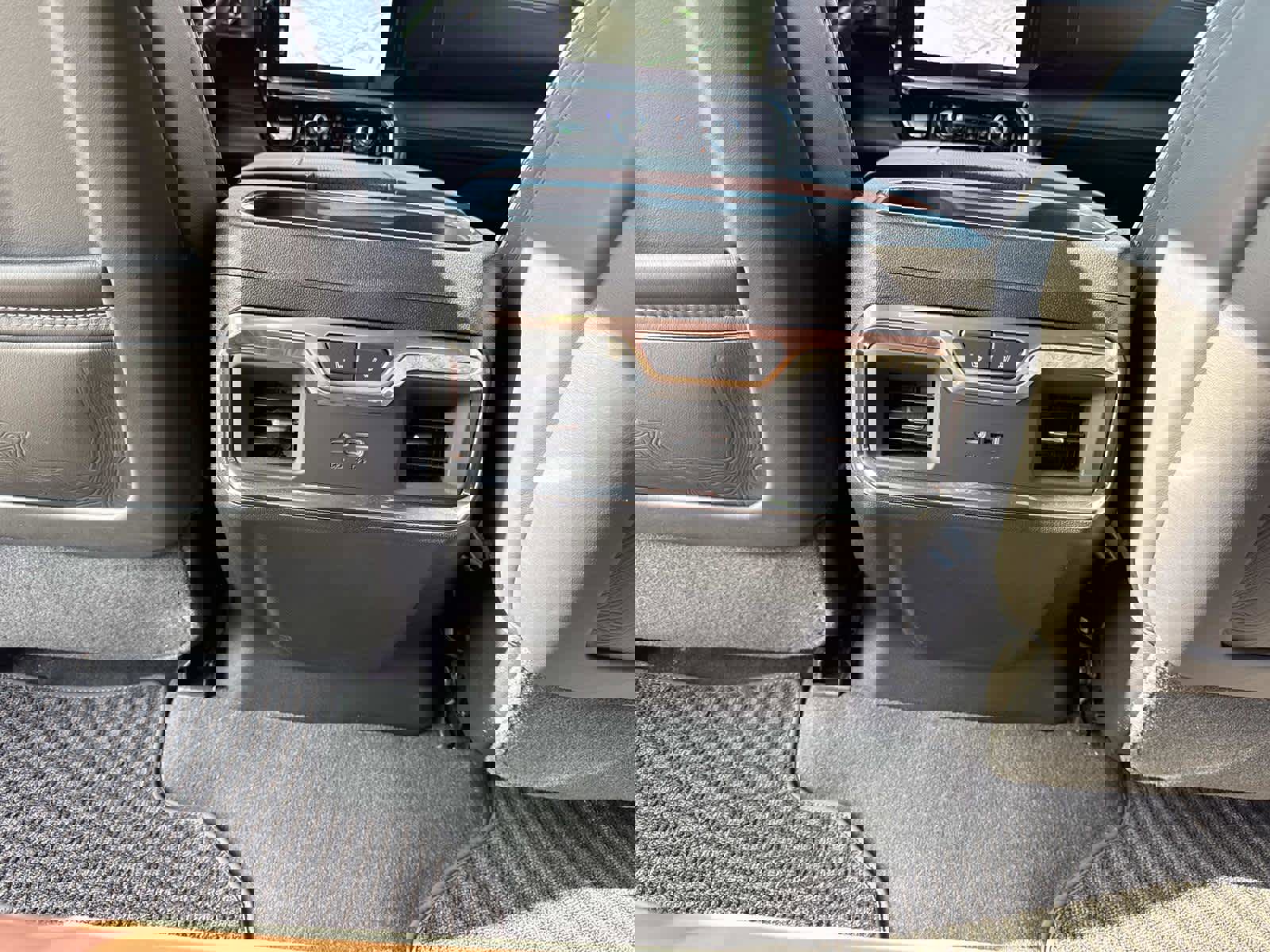 Used 2025 GMC Sierra 1500 Denali Ultimate image 29