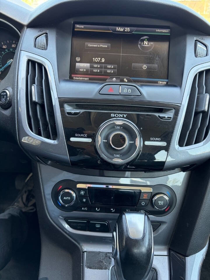 Used 2014 Ford Focus Titanium image 28